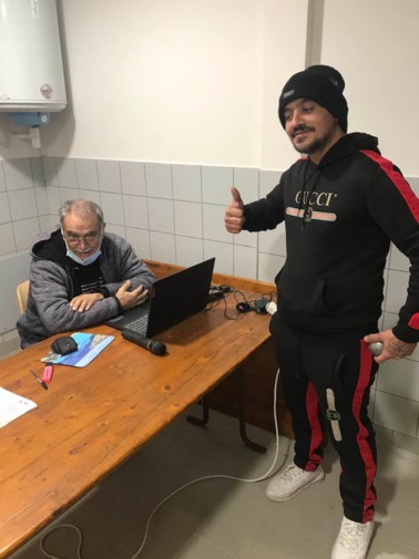 Monsieur Patrick DASTREVIGNE à la table d'inscription Monsieur Patrick DASTREVIGNE à la table d'inscription