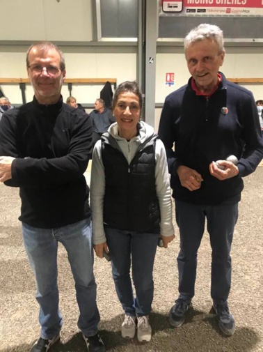 équipe n°17 : LESEC Luc - LESEC Farida - POURROY Robert 1/2 finaliste A équipe n°17 : LESEC Luc - LESEC Farida - POURROY Robert 1/2 finaliste A