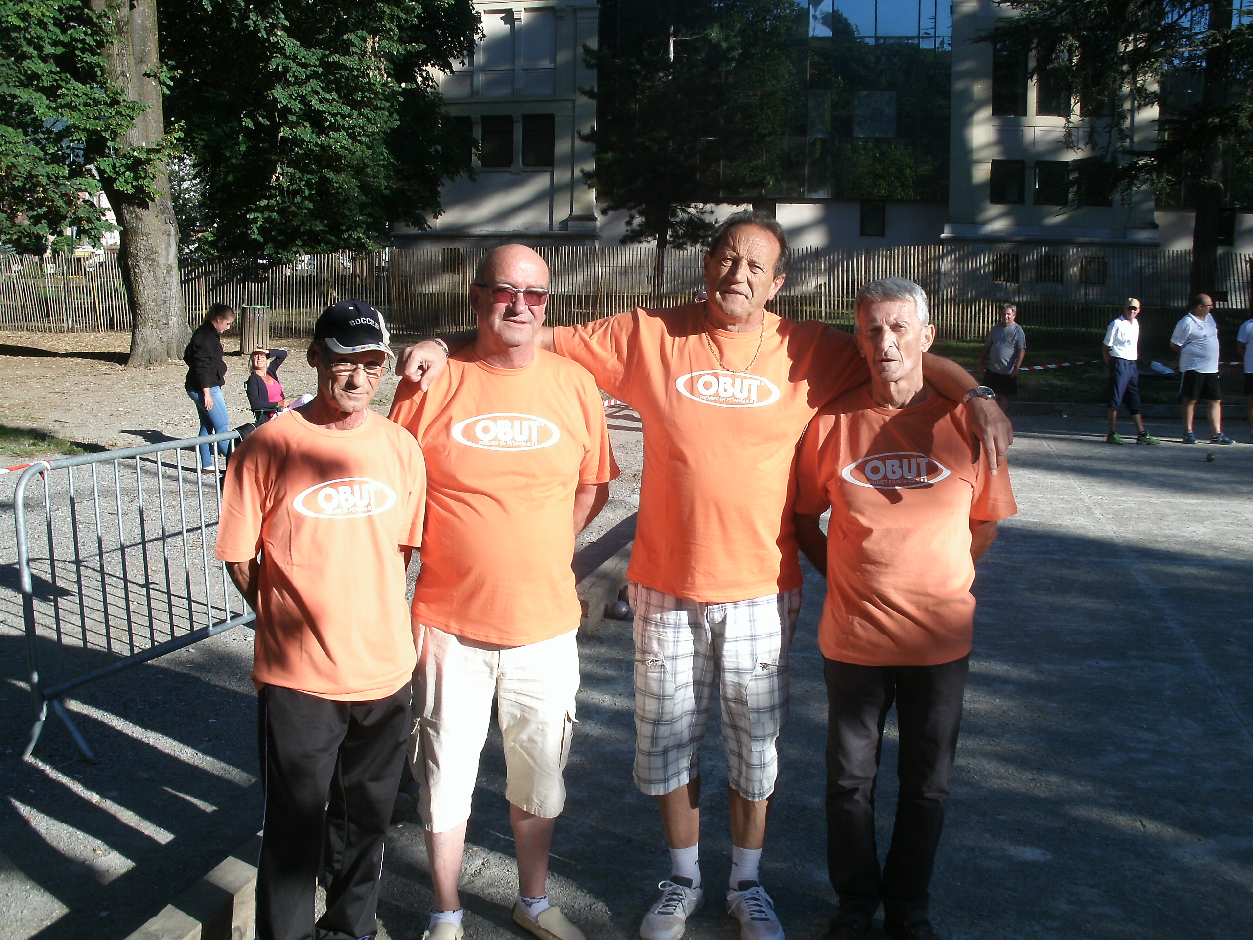 un petit tour et puis s'en va... un petit tour et puis s'en va...