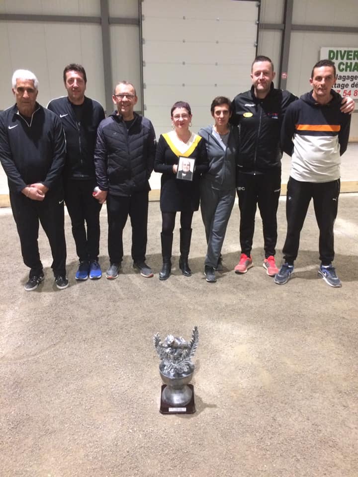 Vainqueurs à droite de la photo Vainqueurs à droite de la photo