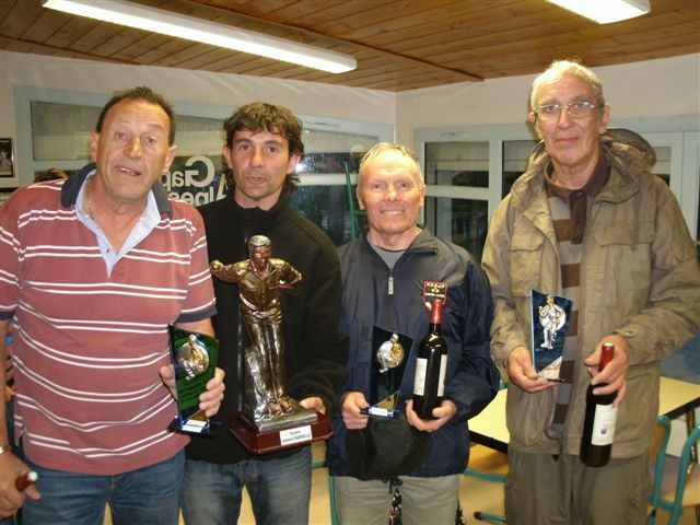 Les vainqueurs : "Nénin" SATURNIN, Eric BERNARD (neveu de J. BARRIELLE) Georges SAUNIER et Georges THEUS