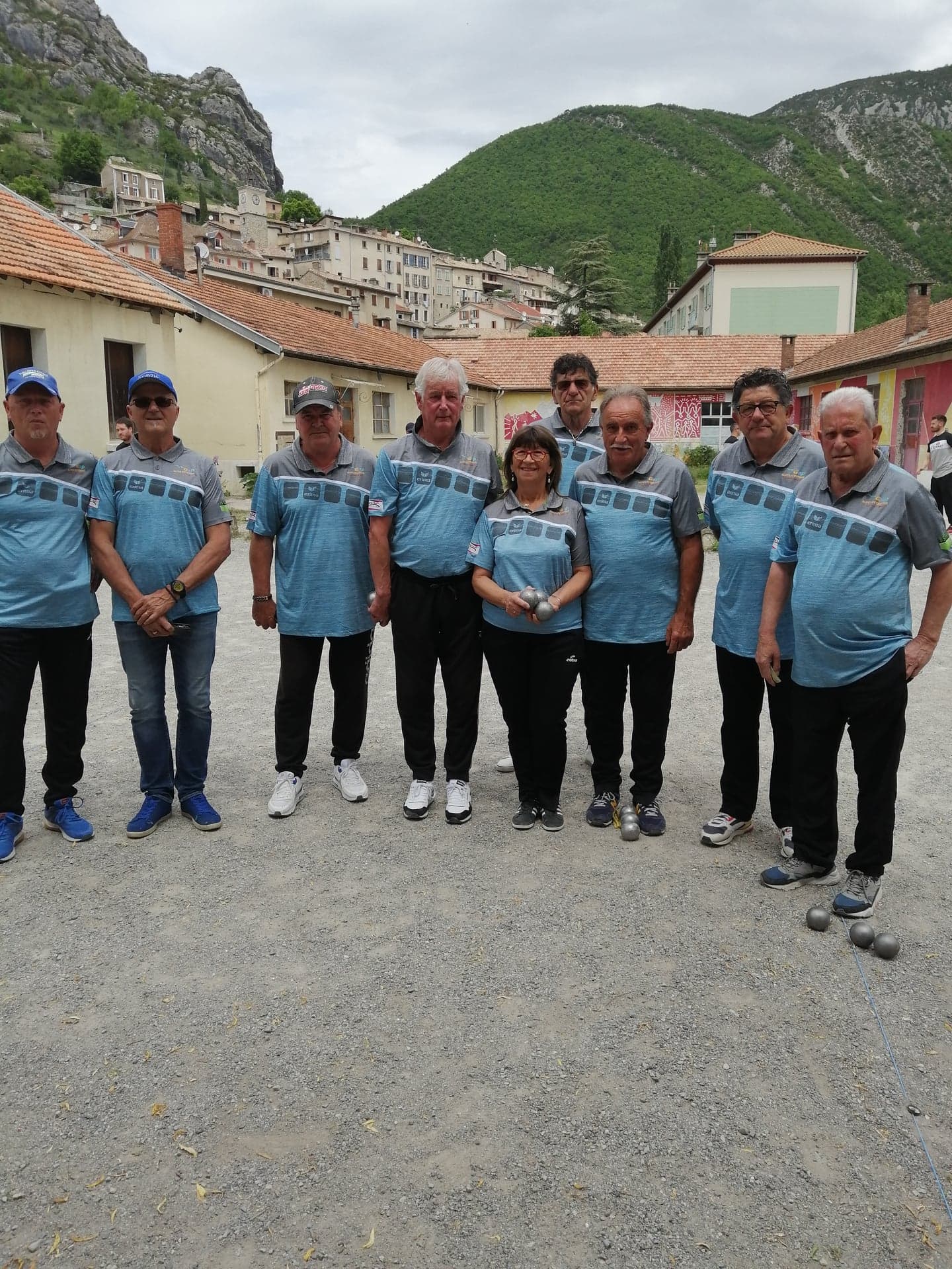 GAP S'IMPOSE A SERRES en 1/4 de Finale départemental de la COUPE DE FRANCE 2021-2022 GAP S'IMPOSE A SERRES en 1/4 de Finale départemental de la COUPE DE FRANCE 2021-2022