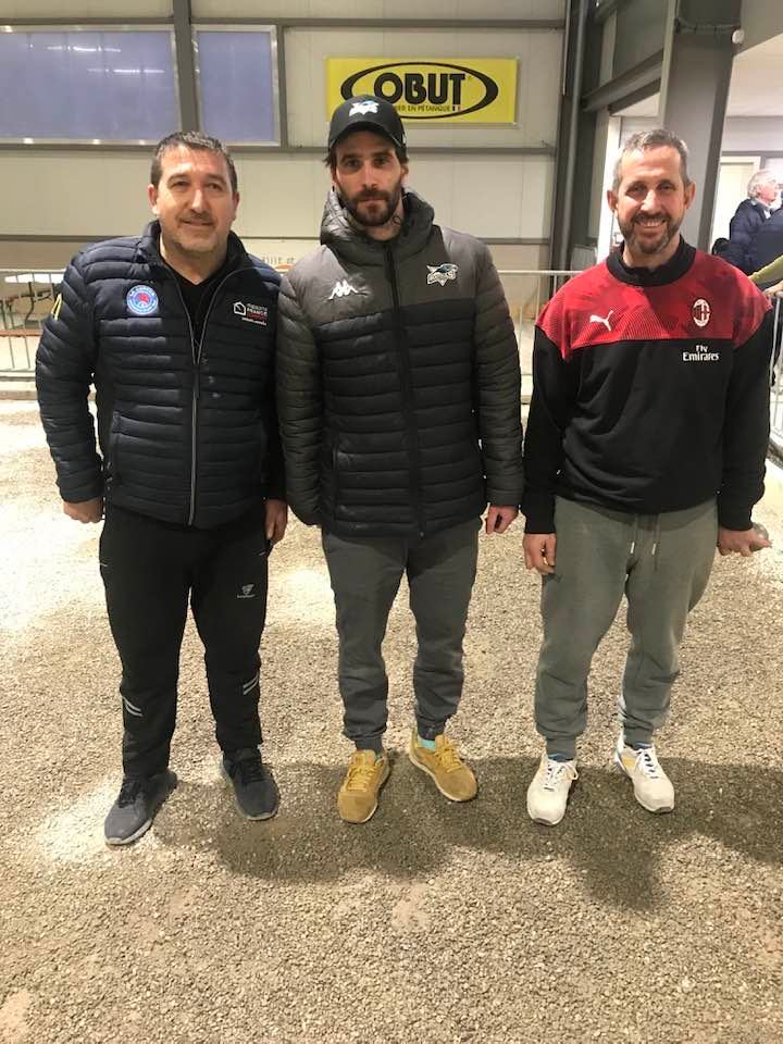 Vainqueurs du concours B : Ilir avec Benjamin et Rino Vainqueurs du concours B : Ilir avec Benjamin et Rino