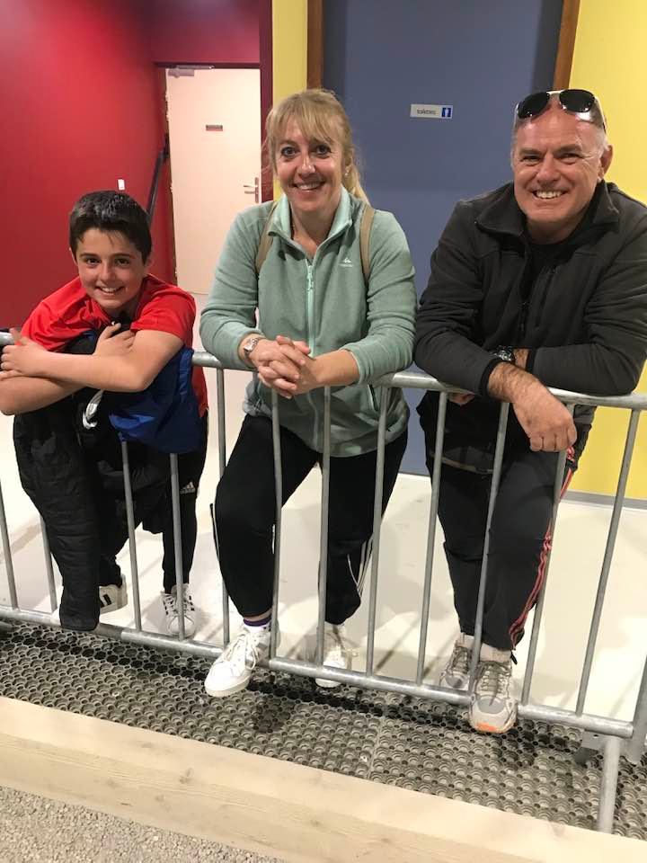 VISITEURS ATTENTIFS - FAMILLE TRES SYMPATHIQUE .. et ASSIDUE .. VISITEURS ATTENTIFS - FAMILLE TRES SYMPATHIQUE .. et ASSIDUE ..