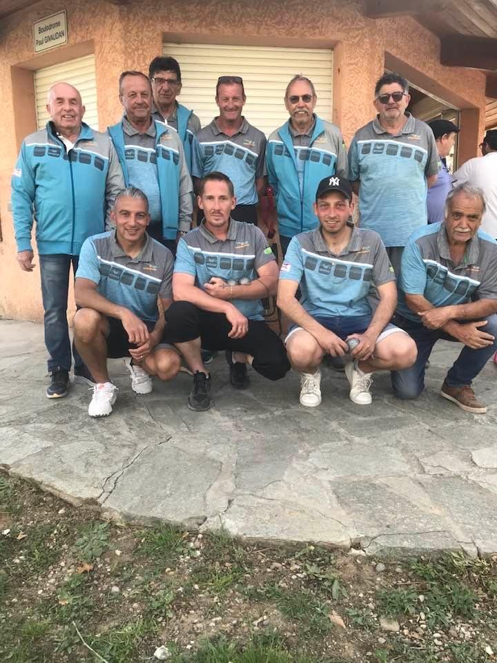 OPEN : Equipe du GAPHA   2 emmenée par son président et les membres du bureau  qualifiée pour les 1/2 finales après 4 matchs et 4 victoires ..