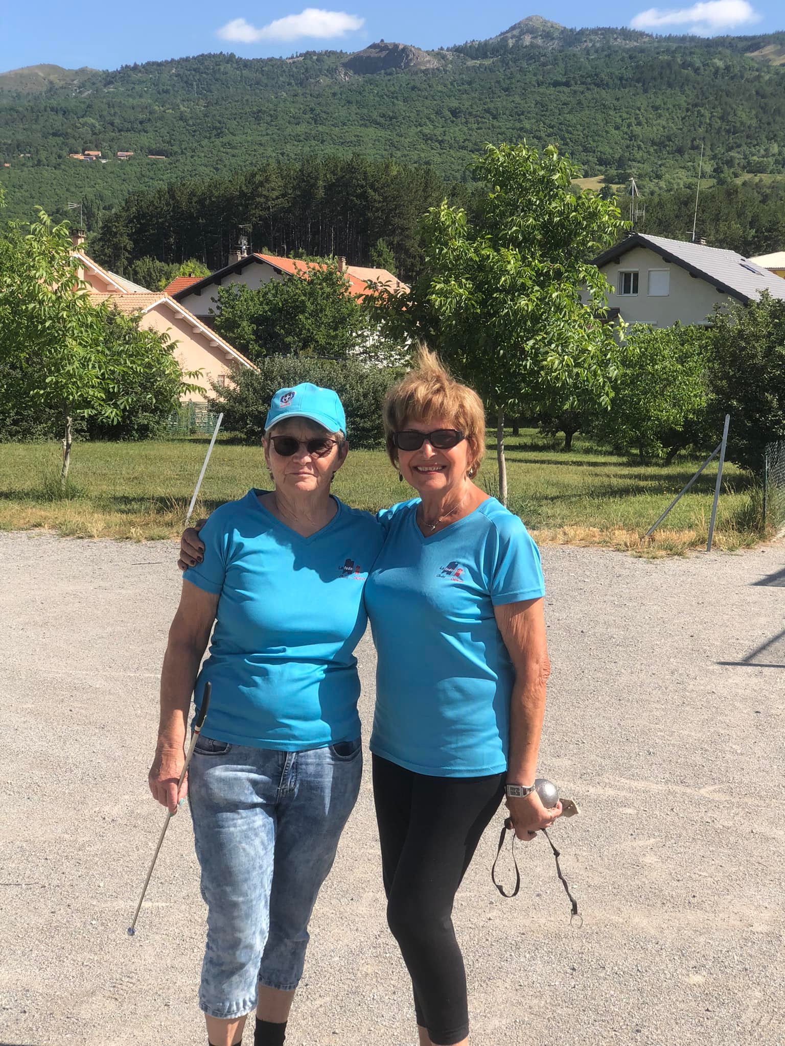 HELENE et JOELLE HELENE et JOELLE