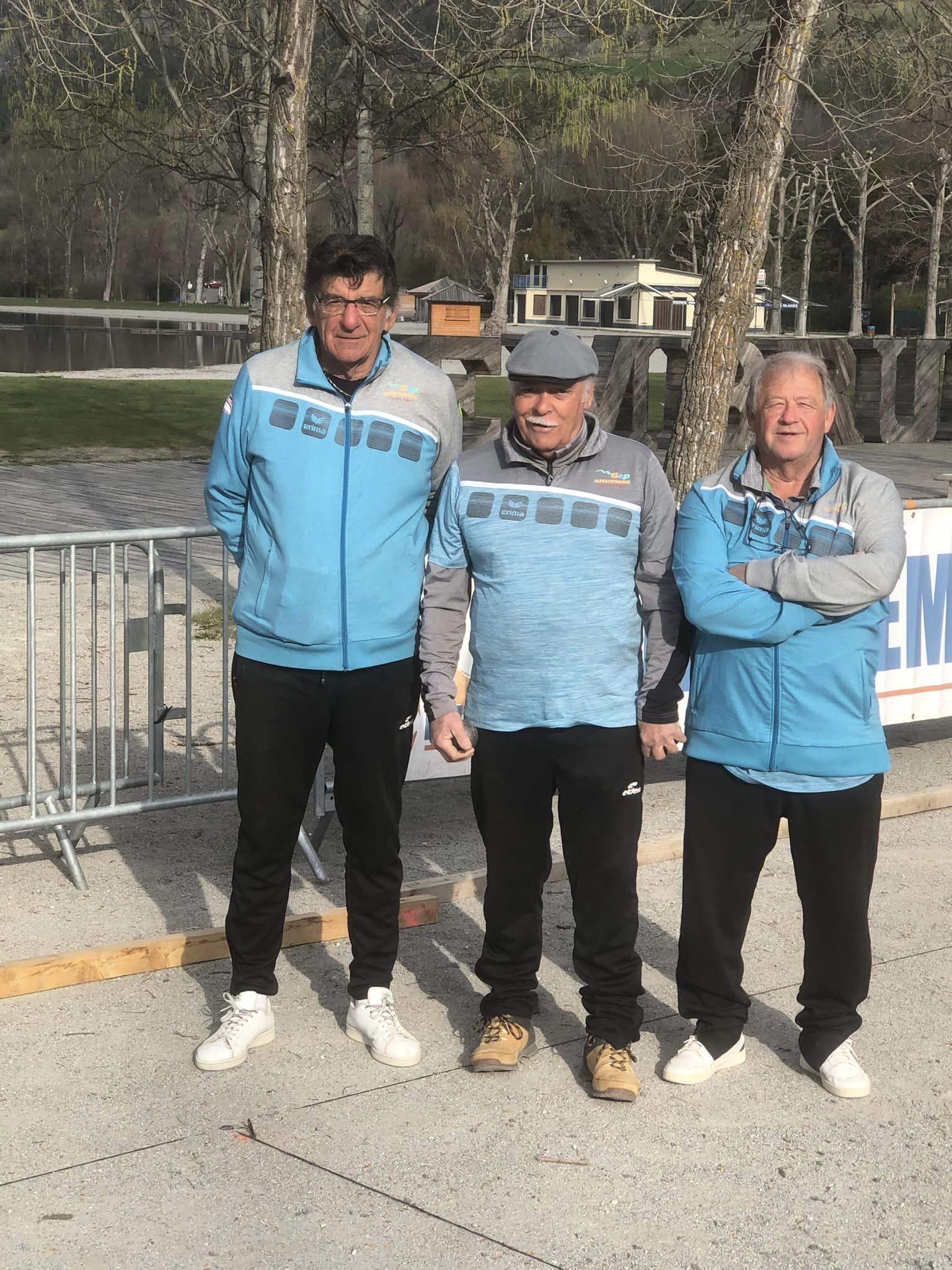 Christian COLONNA- Francis MASSE et Alain AGNES qui s'inclineront contre les vice-champions en 1/4 de finale