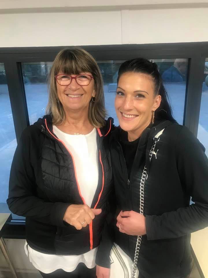 Melyssa (à droite) avec Marie-France Melyssa (à droite) avec Marie-France