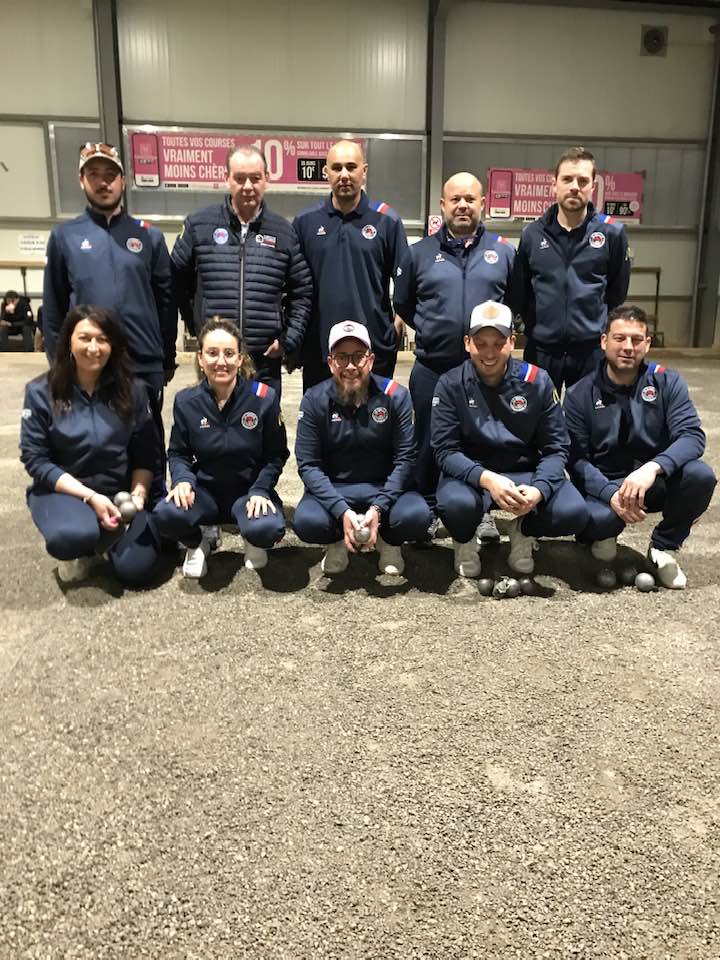 UNE EQUIPE DE CHAMPIONNES ET DE CHAMPIONS ..