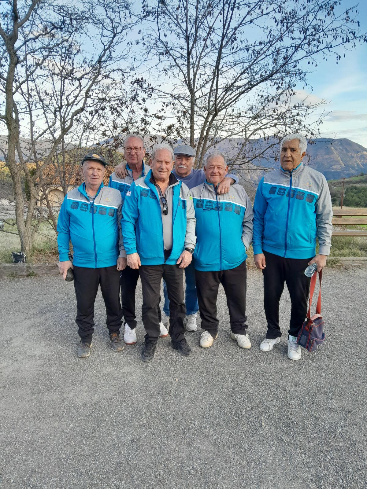 L'équipe du GAPHA1 coachée par Pierre ROOSEN et Charles INESTA L'équipe du GAPHA1 coachée par Pierre ROOSEN et Charles INESTA