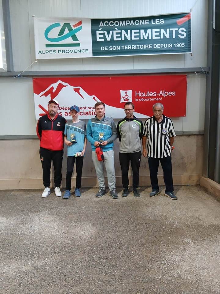 Evan et David en compagnie des délégués du qualificatif