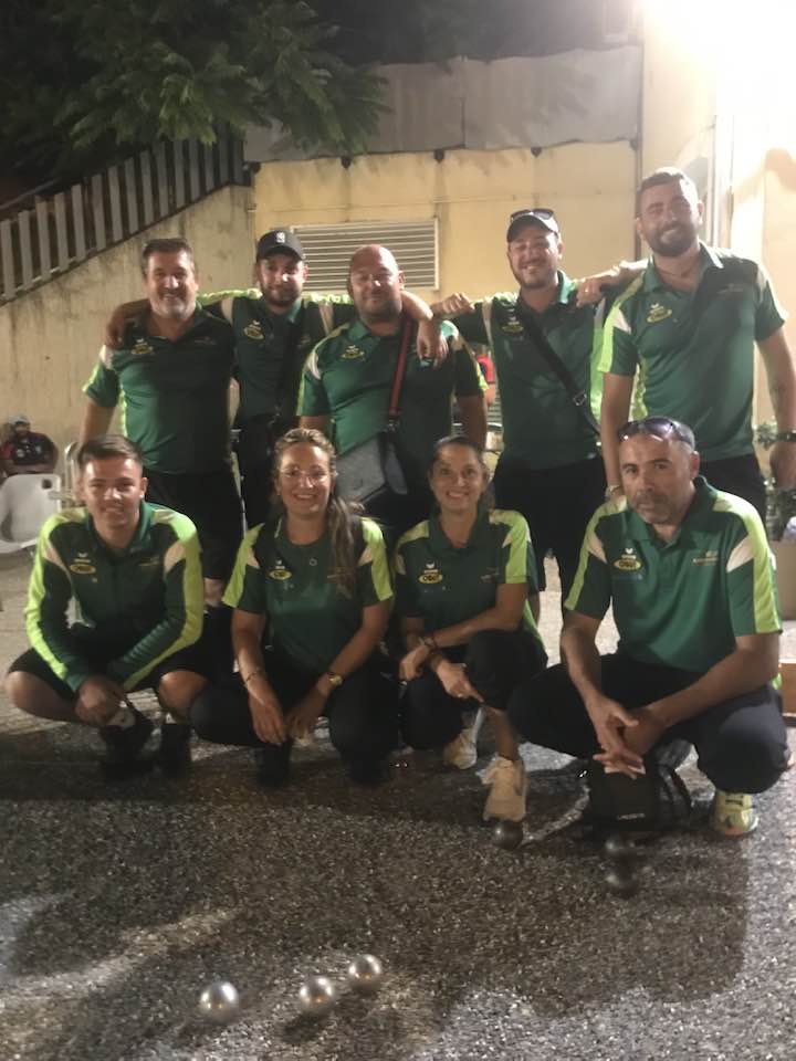 L'EQUIPE AU GRAND COMPLET