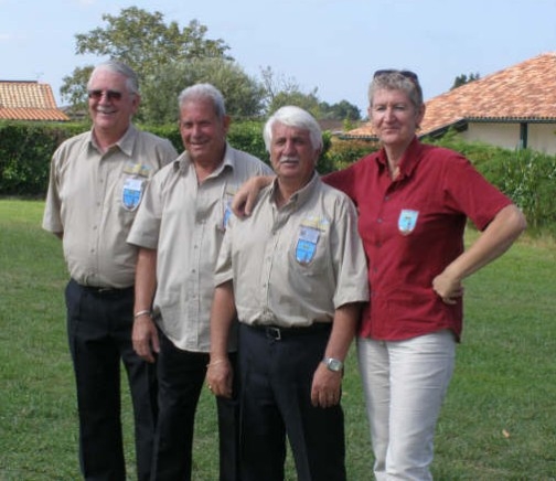 Bernard,Mimi,Placide et Françoise leur délégué. Bernard,Mimi,Placide et Françoise leur délégué.