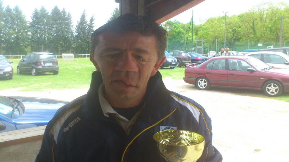 ON L'APPELLE D'HABITUDE LE BEAU GOSSE ON L'APPELLE D'HABITUDE LE BEAU GOSSE