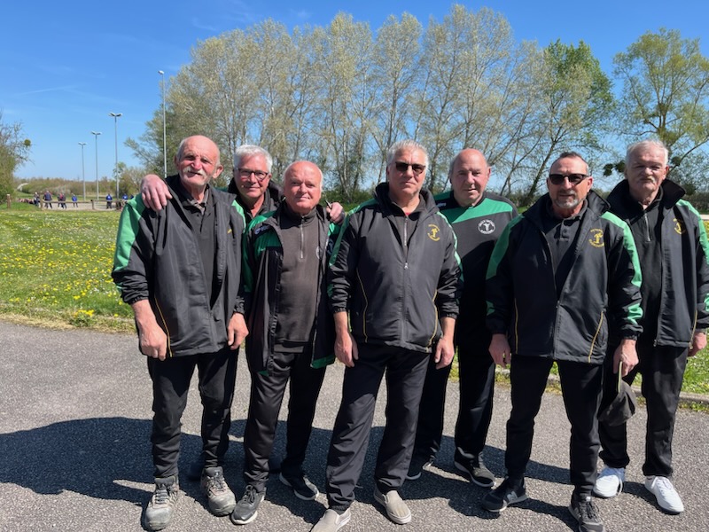 Momo le Gaulois, Michel le boss, Kiki l'artiste, Riton le soprano, Popeye, Didou uson, Jean-Jean le bad boy. Momo le Gaulois, Michel le boss, Kiki l'artiste, Riton le soprano, Popeye, Didou uson, Jean-Jean le bad boy.