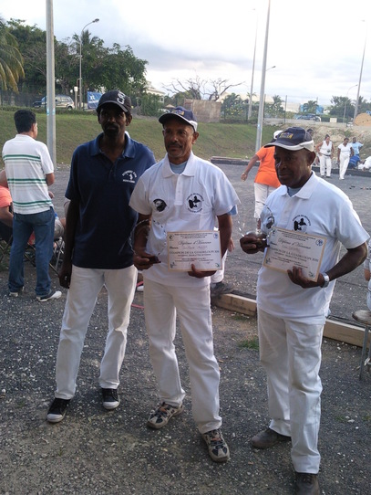 LA DOUBLETTE CHAMPIONNE EN VETERANS LA DOUBLETTE CHAMPIONNE EN VETERANS