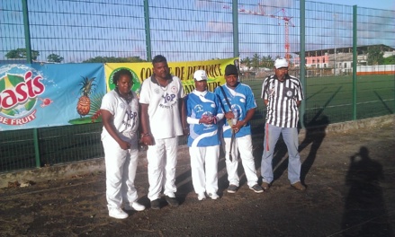 D'abord Sandrine, Yohan du BMCC puis Eliette, Darius de Petit-Canal et Mr Jeanne arbitre de la compétition. D'abord Sandrine, Yohan du BMCC puis Eliette, Darius de Petit-Canal et Mr Jeanne arbitre de la compétition.