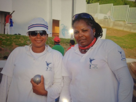 Nos deux Championnes Doublettes Dames 2016, AYOU et DIDINE du Club de Petit-Canal Nos deux Championnes Doublettes Dames 2016, AYOU et DIDINE du Club de Petit-Canal