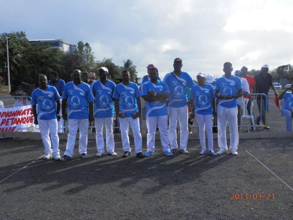 ET..à la fin, IL Y A La PÉTANQUE CLUB DE PETIT-CANAL. ET..à la fin, IL Y A La PÉTANQUE CLUB DE PETIT-CANAL.