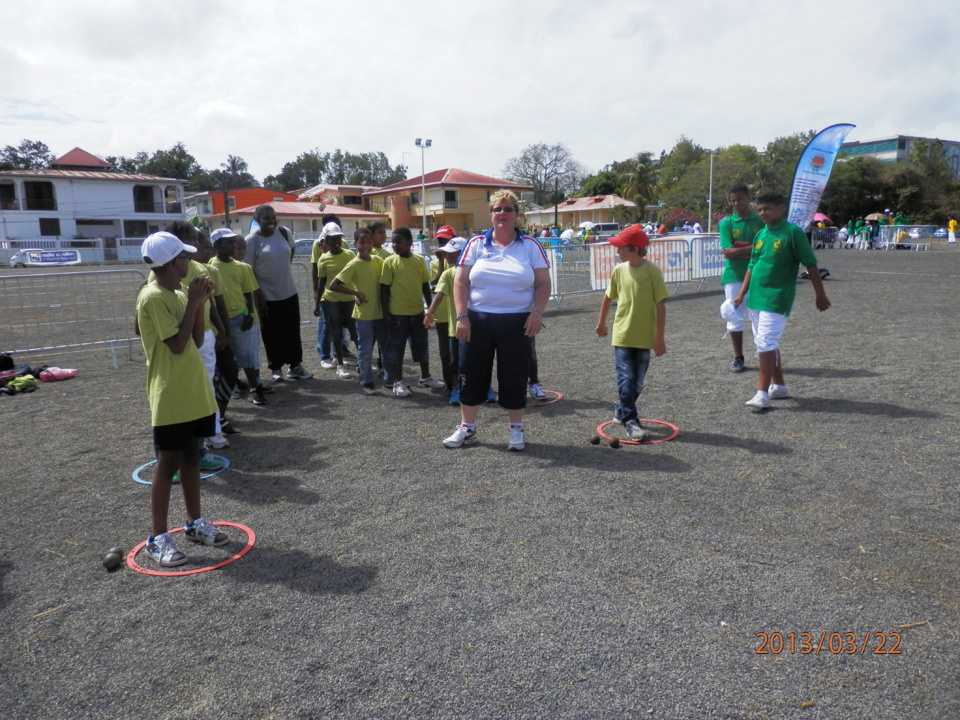 Qui a dit que les jeunes n'aimaient pas la Pétanque. Qui a dit que les jeunes n'aimaient pas la Pétanque.