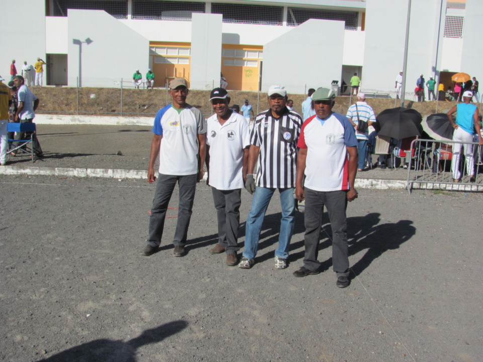 De GàD: COLOMBO Euloge,LAUGIER Jean-Claude, SULPICE Jeanne, arbitre, LAUGIER Michel. De GàD: COLOMBO Euloge,LAUGIER Jean-Claude, SULPICE Jeanne, arbitre, LAUGIER Michel.