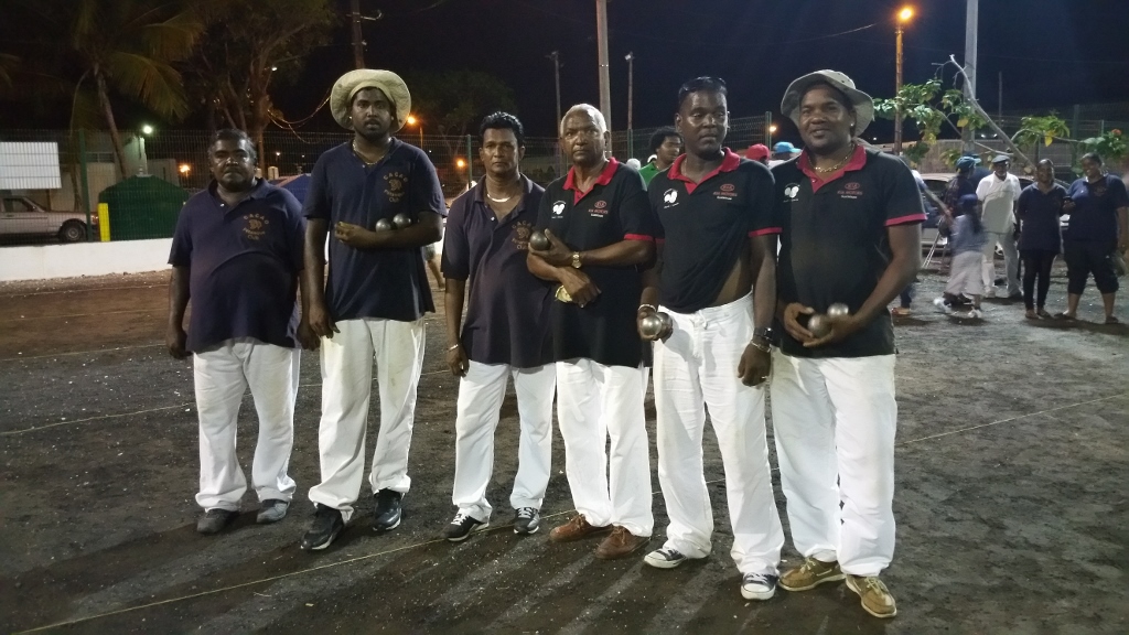 de GàD:Ramdini Alain-Ramdini Kenny-Soukrout-Ramlall Frantz (cacao pétanque) Girdary François-Malahel Johnny-Motteyen Manuel (pc de port-louis)