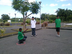 GUILLAUME au point sous les yeux de MARVIN et BRANDON.jpg GUILLAUME au point sous les yeux de MARVIN et BRANDON.jpg