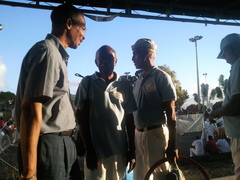 Le Maire de STCLAUDE félicitant nos vétérants gagnants Le Maire de STCLAUDE félicitant nos vétérants gagnants