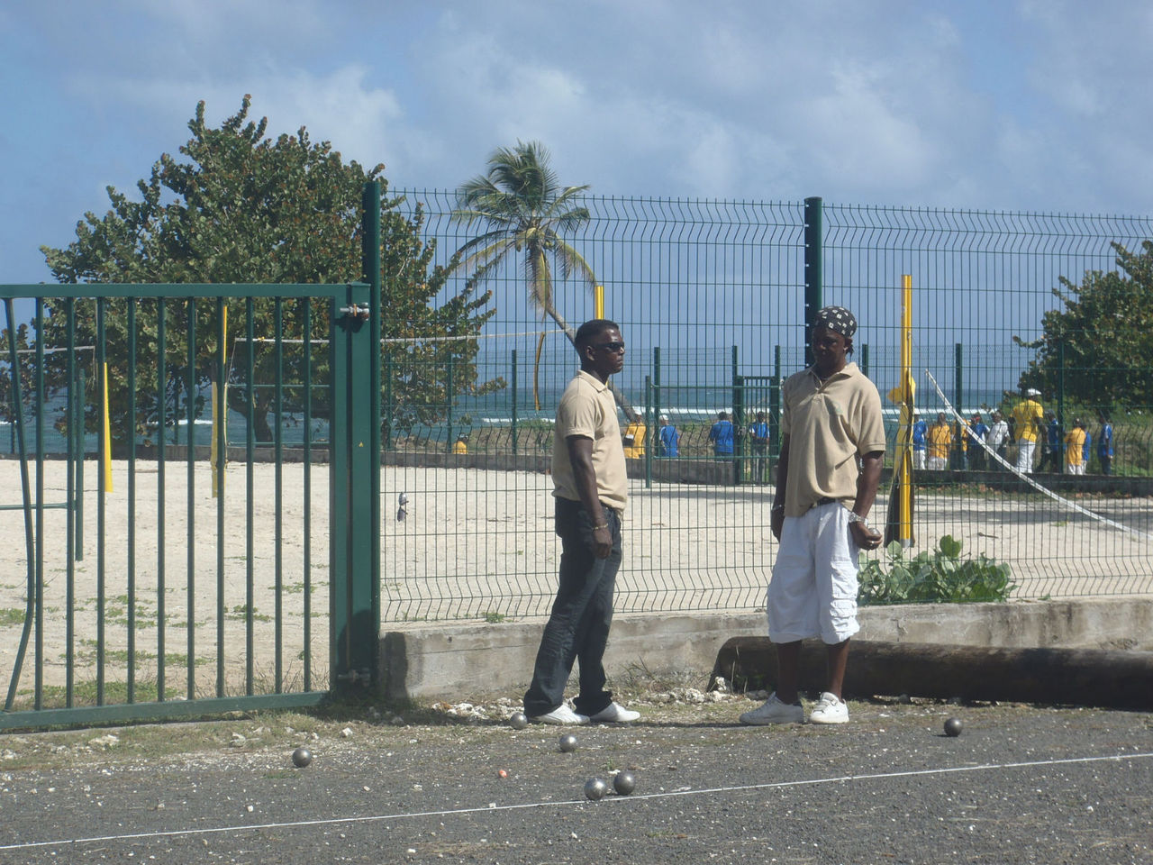 JOHNNY et NICAISE.jpg JOHNNY et NICAISE.jpg