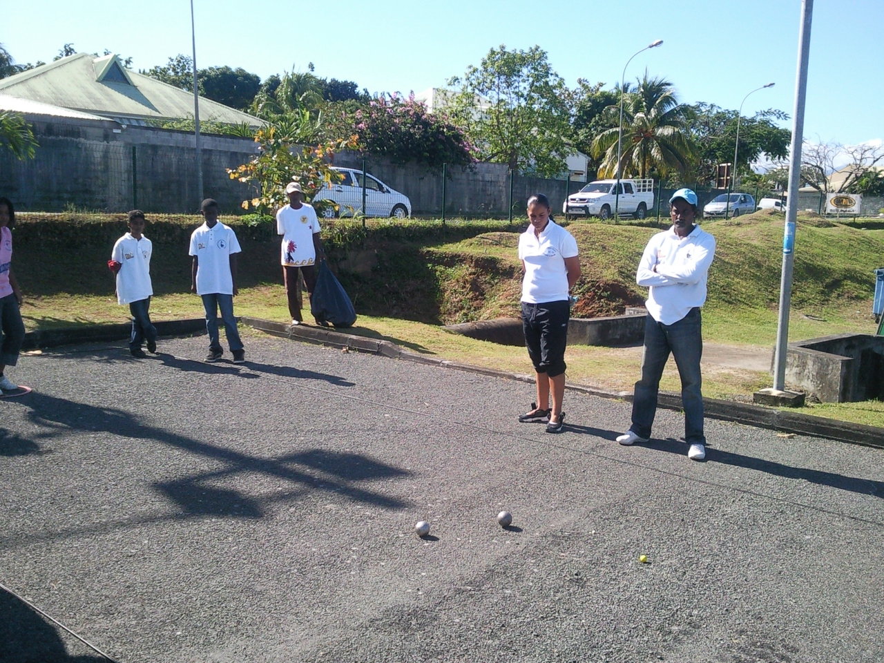EUWIDYS à côté de MOTY(casquette),EMMY dans le rond.jpg EUWIDYS à côté de MOTY(casquette),EMMY dans le rond.jpg