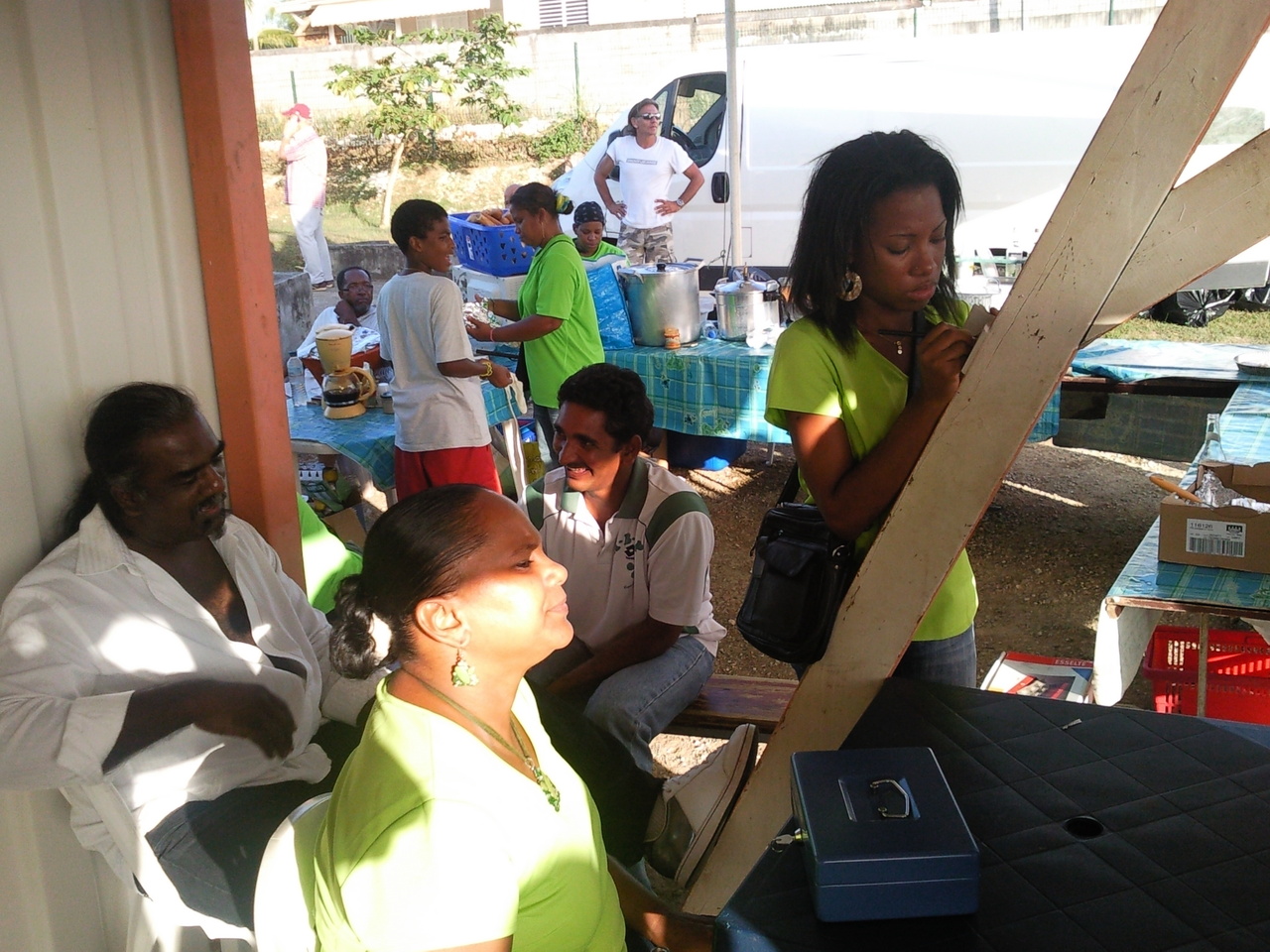 elles sont vraiment attachantes ces hôtesses elles sont vraiment attachantes ces hôtesses