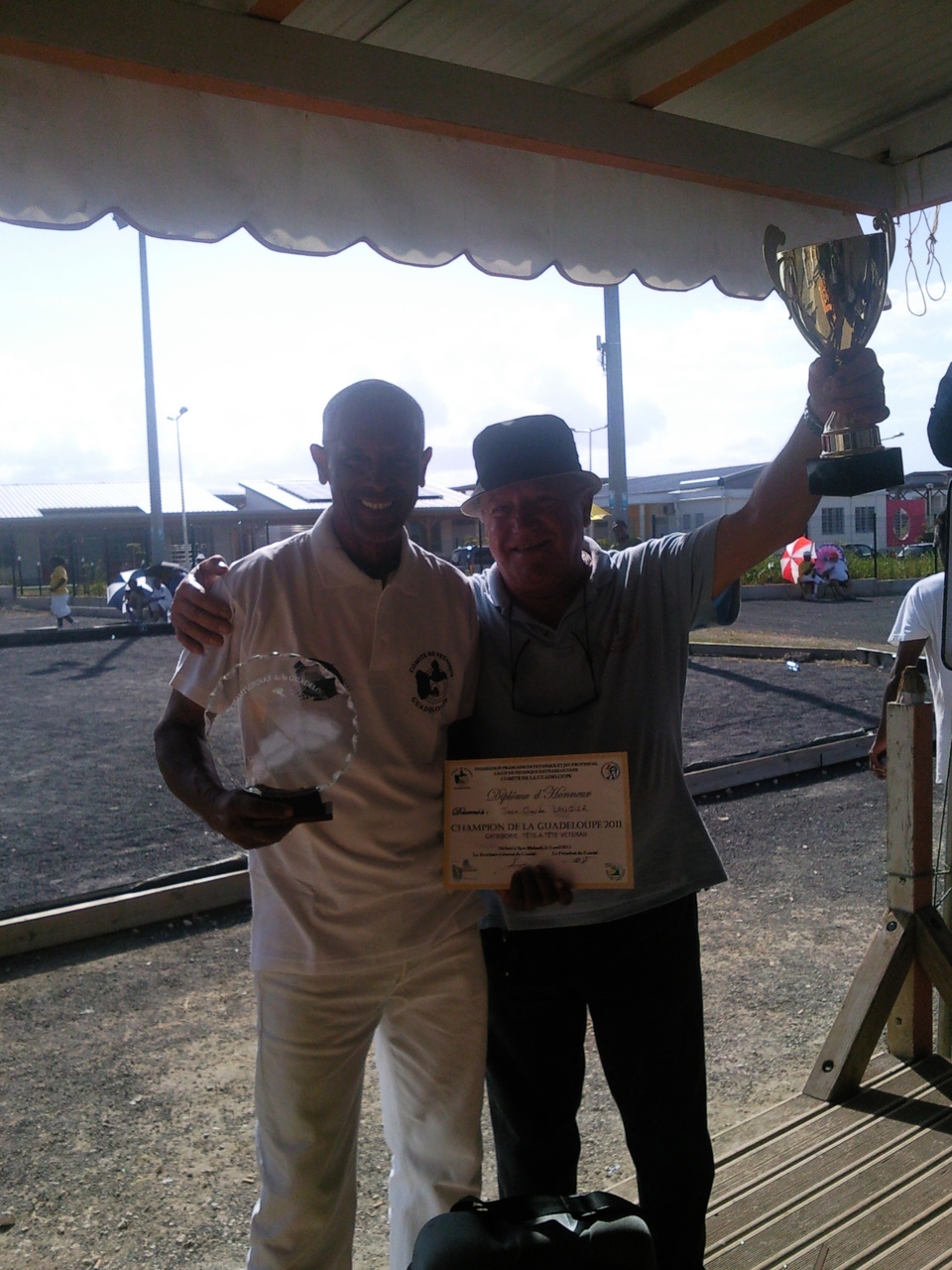 Il a vraiment mérité son trophée Mr CORBET, il a dignement représenté MARIE-GALANTE Il a vraiment mérité son trophée Mr CORBET, il a dignement représenté MARIE-GALANTE