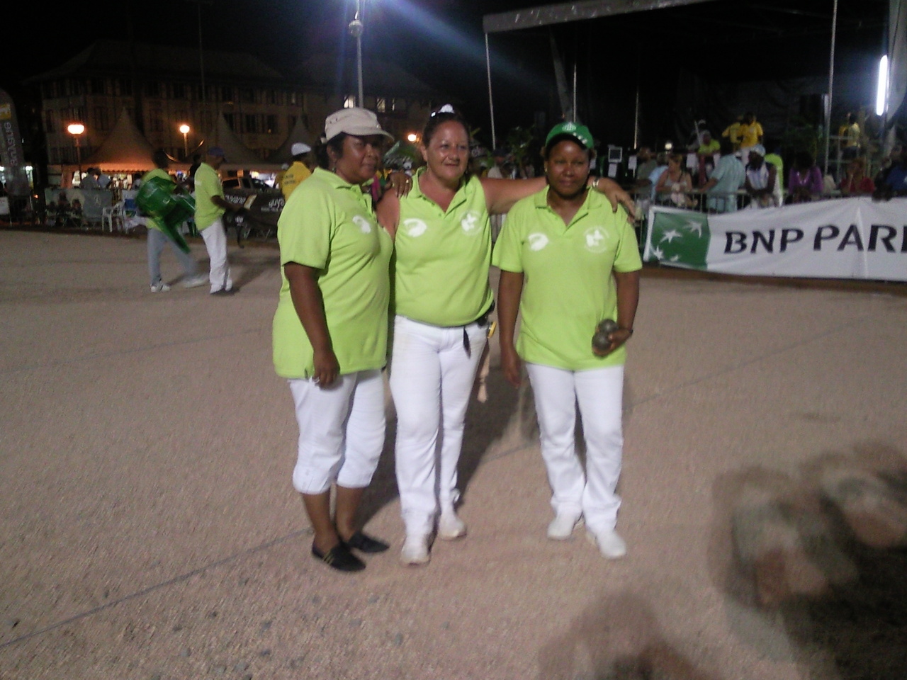 Les Championnes A-G en DOUBLETTES en compagnie de leur déléguée Cécile Les Championnes A-G en DOUBLETTES en compagnie de leur déléguée Cécile