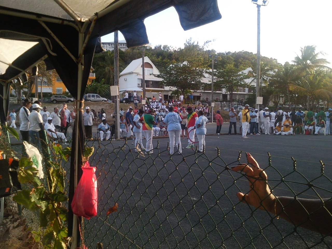 A la recherche du Point entre les adversaires A la recherche du Point entre les adversaires