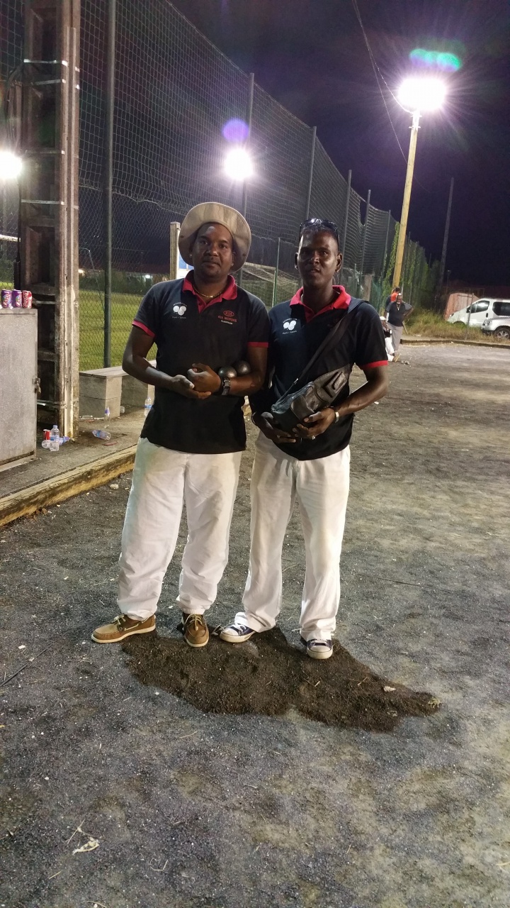 De G-D MANUEL et JOHNNY de la PC PORT-LOUISIENNE De G-D MANUEL et JOHNNY de la PC PORT-LOUISIENNE