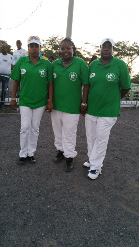 AYOU à gauche,SANDRINE au milieu et PATRICIA championnes de Ligue A-G 2016 en Triplettes Dames. AYOU à gauche,SANDRINE au milieu et PATRICIA championnes de Ligue A-G 2016 en Triplettes Dames.