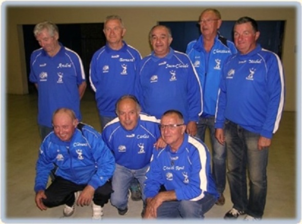 La JPC avec le coach René Raynal (accroupi à Dt). La JPC avec le coach René Raynal (accroupi à Dt).