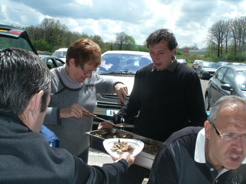 Quand Thièrry ne joue pas, il bosse si si........ vous ne rêvez pas!!!!! Quand Thièrry ne joue pas, il bosse si si........ vous ne rêvez pas!!!!!