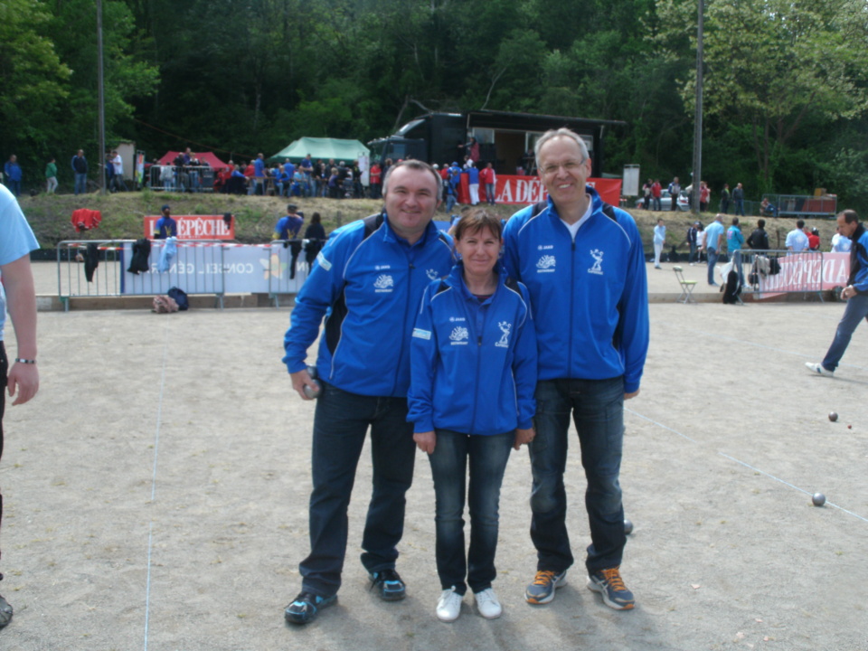 SALESSES Corinne - ROUALDES Michel - LACAM Alexis ( Battue Après Poule ) SALESSES Corinne - ROUALDES Michel - LACAM Alexis ( Battue Après Poule )