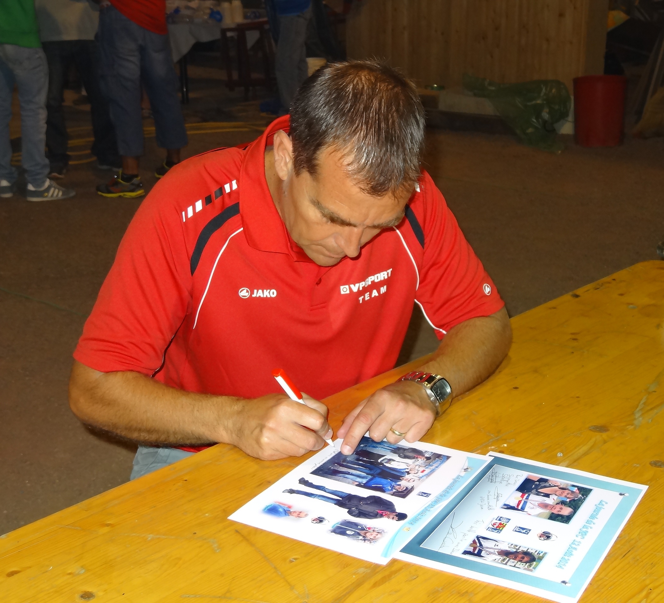 La dédicace de Mr le Maire Stéphane Bérard La dédicace de Mr le Maire Stéphane Bérard