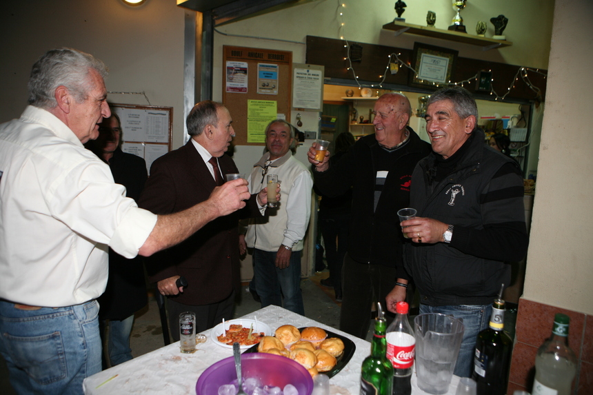 ILS SONT HEUREUX ILS SONT HEUREUX