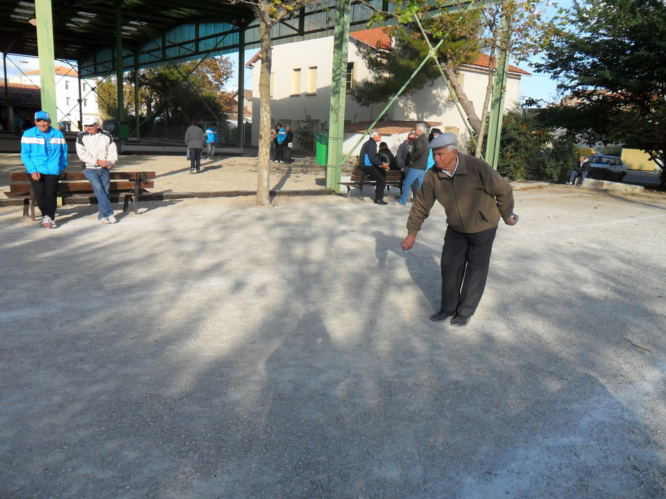toujours bon pied ,bon oeil notre MAX!!! toujours bon pied ,bon oeil notre MAX!!!