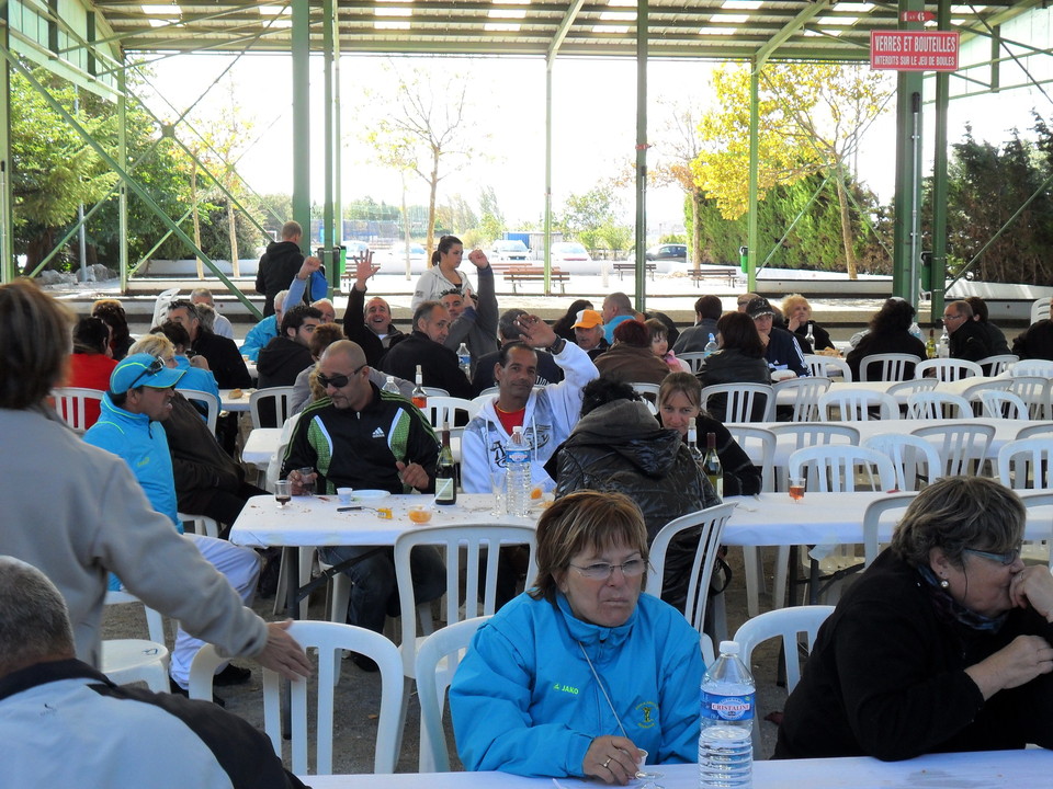 tous à table!!! tous à table!!!