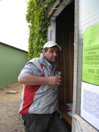 Nous souhaitons a bon anniversaire a notre trésorier Nous souhaitons a bon anniversaire a notre trésorier