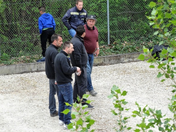 La triplette Jérémie Bernal, Patrice Foulhac, Benoit Bernal s'incline face à l'équipe Drulhoise Alain Delagnes, Christian Bouyssou et José Duarte La triplette Jérémie Bernal, Patrice Foulhac, Benoit Bernal s'incline face à l'équipe Drulhoise Alain Delagnes, Christian Bouyssou et José Duarte