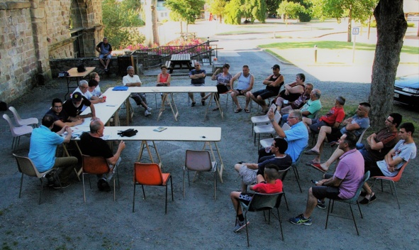 La Fraternelle Pétanque du Gua a réuni ses « troupes » vendredi 16 Juin au Square Ambroise-Croizat pour préparer ce grand événement de cette saison. Les feux sont au vert ! La Fraternelle Pétanque du Gua a réuni ses « troupes » vendredi 16 Juin au Square Ambroise-Croizat pour préparer ce grand événement de cette saison. Les feux sont au vert !