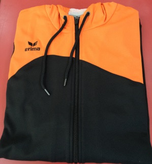 La nouvelle tenue du Club La nouvelle tenue du Club