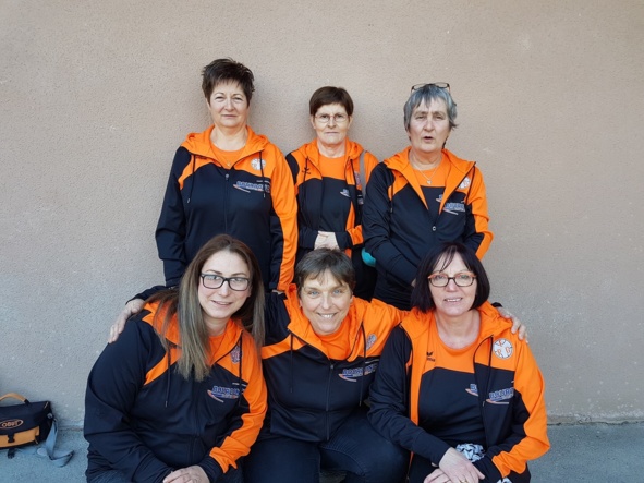 Les deux triplettes avec leur nouvelle tenue Les deux triplettes avec leur nouvelle tenue