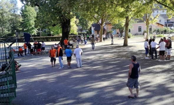 Le terrain de jeu ombragé Le terrain de jeu ombragé