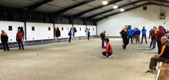 Vue d'ensemble sur les finales, Bruno Bousquet notre Président et coach surveille les événements Vue d'ensemble sur les finales, Bruno Bousquet notre Président et coach surveille les événements